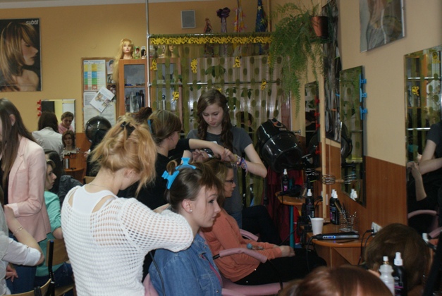 Ekologiczny happening w Elektryku. Niecodzienny pokaz mody