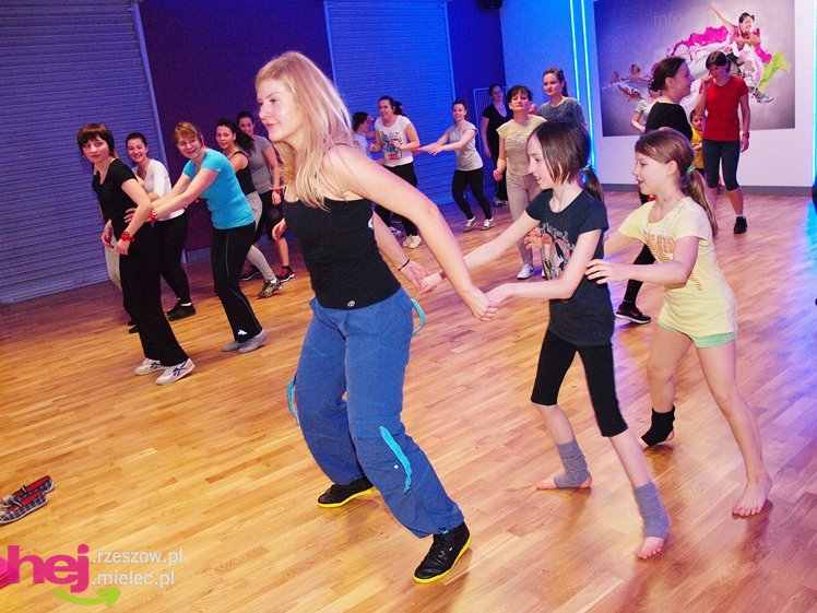 Maraton ZUMBY z okazji Dnia Kobiet w JOY Fitness Club