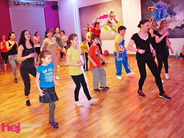 Maraton ZUMBY z okazji Dnia Kobiet w JOY Fitness Club