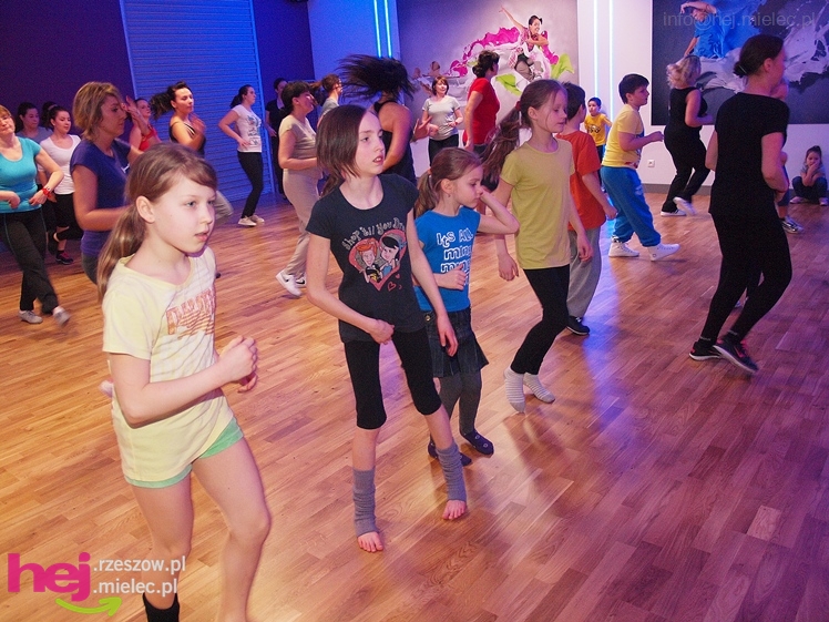 Maraton ZUMBY z okazji Dnia Kobiet w JOY Fitness Club
