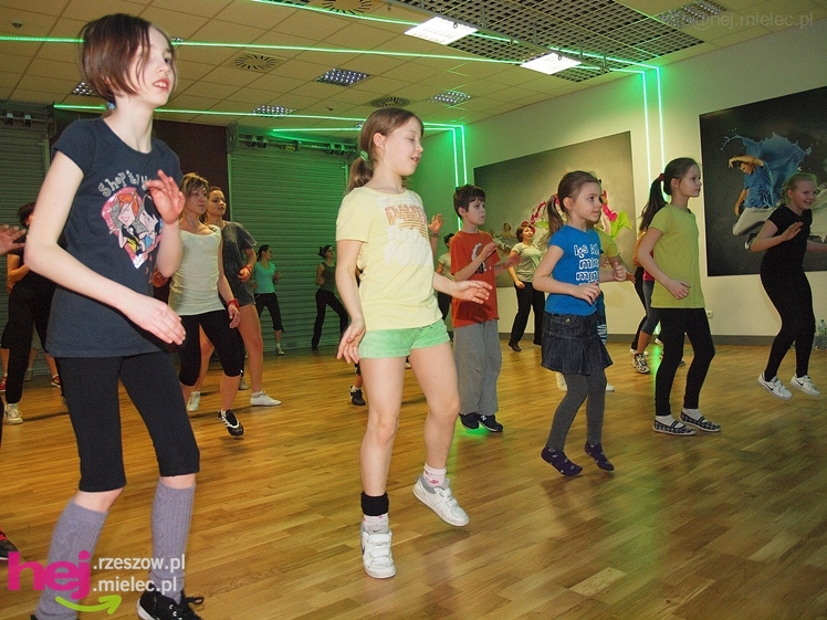 Maraton ZUMBY z okazji Dnia Kobiet w JOY Fitness Club