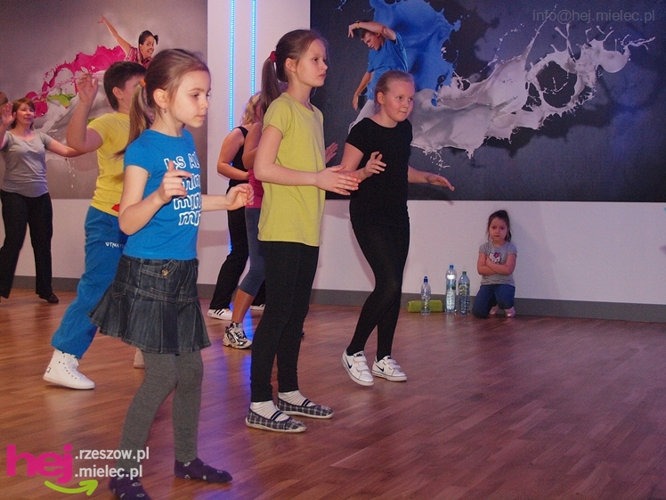 Maraton ZUMBY z okazji Dnia Kobiet w JOY Fitness Club