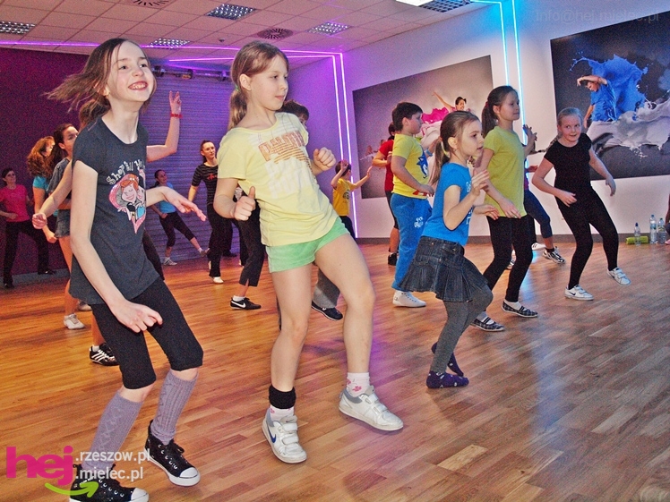 Maraton ZUMBY z okazji Dnia Kobiet w JOY Fitness Club