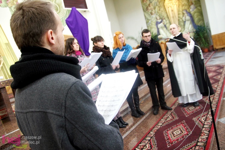 Schola Dominikańska z Lublina zaśpiewała w Mielcu