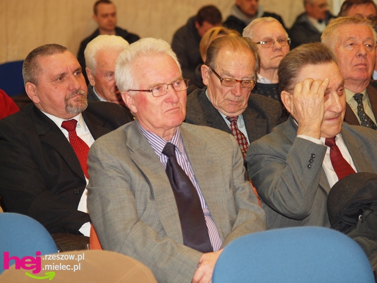 Senyszyn w Mielcu: prawica wywołuje kłótnie. A prawica przyszła pytać