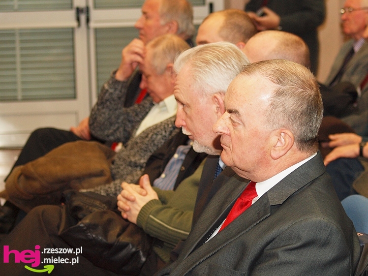 Senyszyn w Mielcu: prawica wywołuje kłótnie. A prawica przyszła pytać