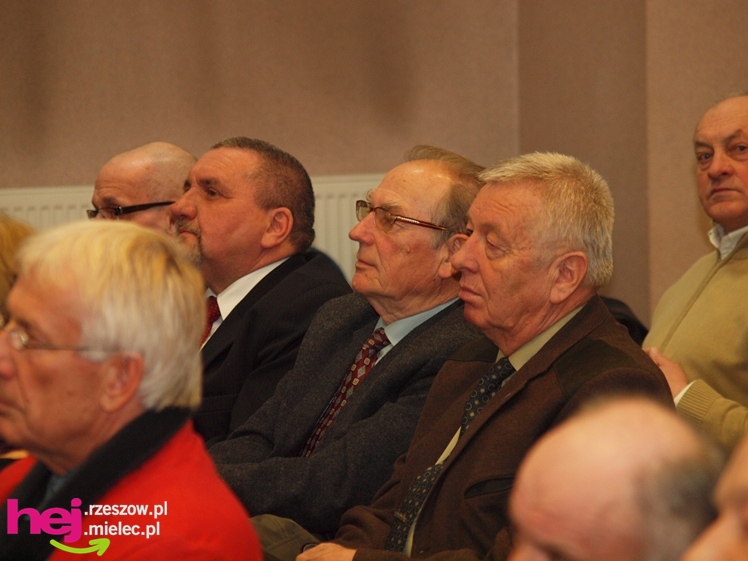 Senyszyn w Mielcu: prawica wywołuje kłótnie. A prawica przyszła pytać