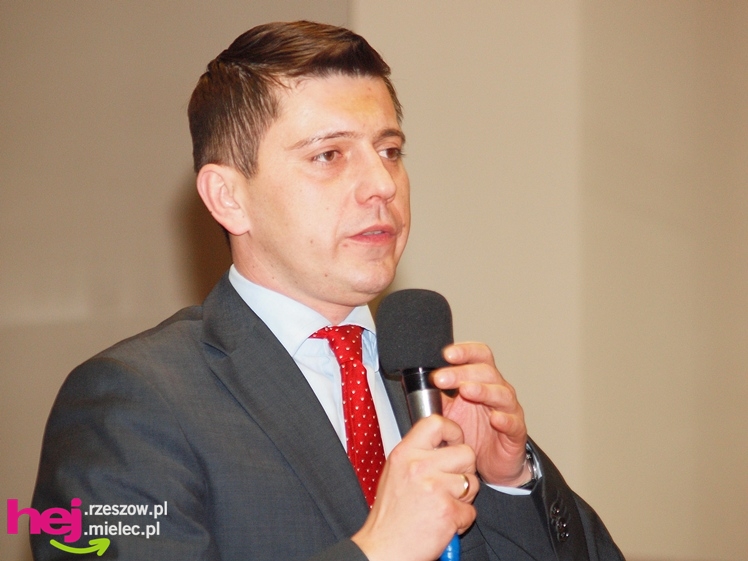 Senyszyn w Mielcu: prawica wywołuje kłótnie. A prawica przyszła pytać