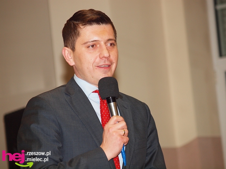 Senyszyn w Mielcu: prawica wywołuje kłótnie. A prawica przyszła pytać