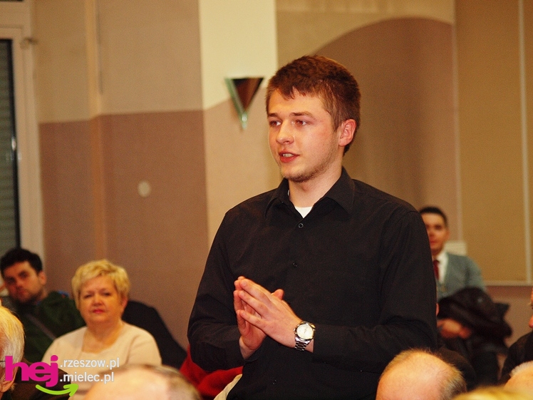 Senyszyn w Mielcu: prawica wywołuje kłótnie. A prawica przyszła pytać