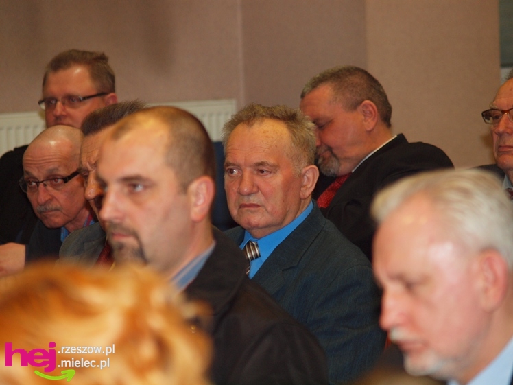 Senyszyn w Mielcu: prawica wywołuje kłótnie. A prawica przyszła pytać