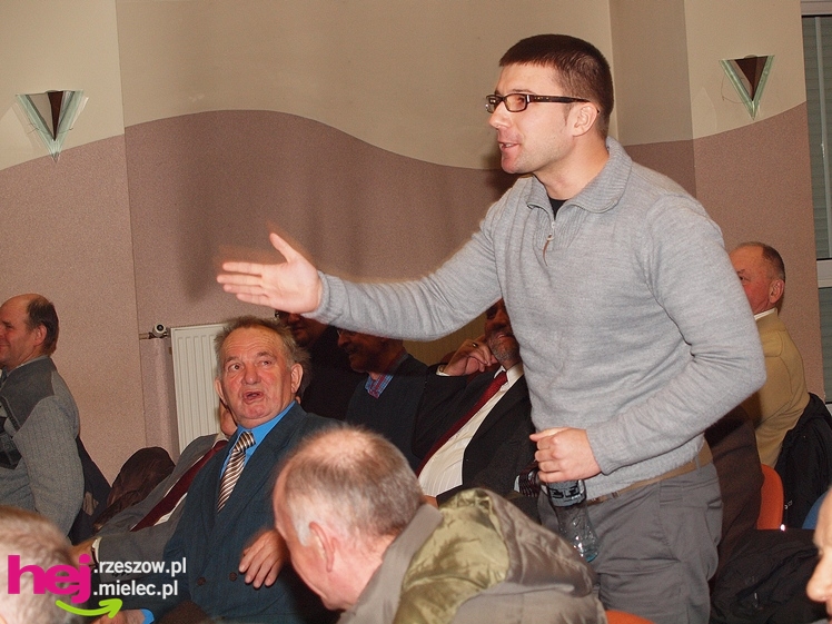 Senyszyn w Mielcu: prawica wywołuje kłótnie. A prawica przyszła pytać