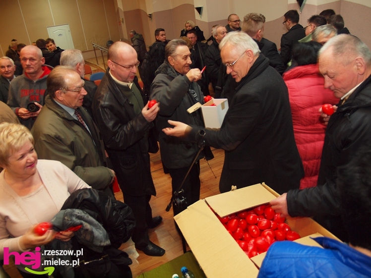 Senyszyn w Mielcu: prawica wywołuje kłótnie. A prawica przyszła pytać