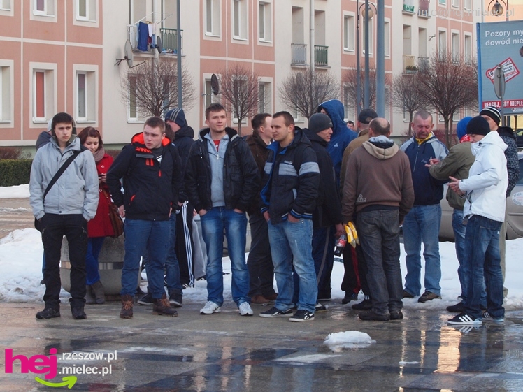 Młodzi mielczanie domagali sie odwołania rządu RP