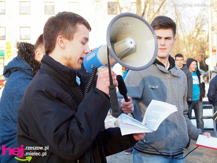 Młodzi mielczanie domagali sie odwołania rządu RP