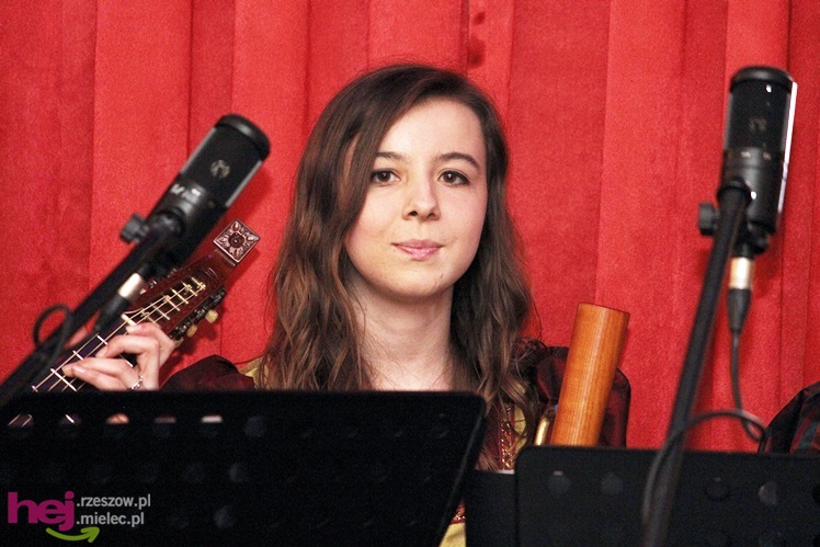 Dziewczęta z Hortus Musicus podziękowały partnerom zespołu
