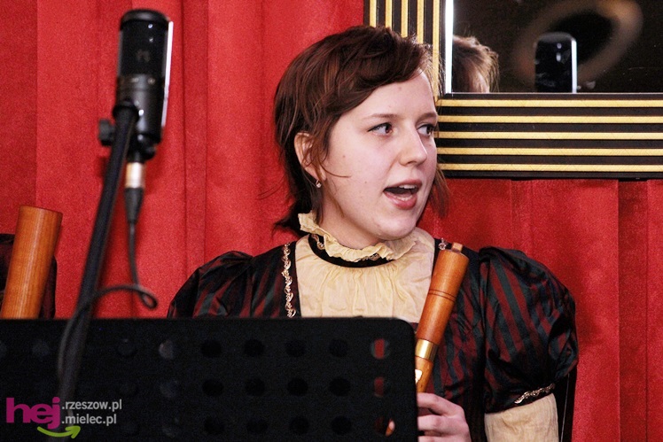 Dziewczęta z Hortus Musicus podziękowały partnerom zespołu