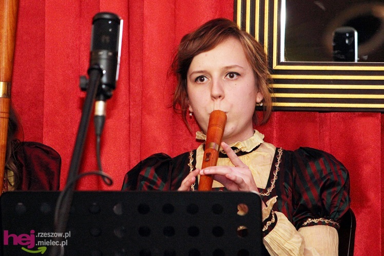 Dziewczęta z Hortus Musicus podziękowały partnerom zespołu