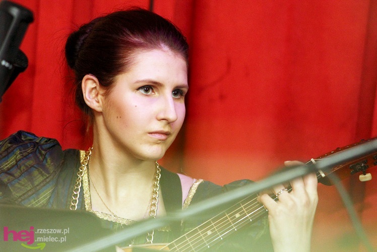 Dziewczęta z Hortus Musicus podziękowały partnerom zespołu