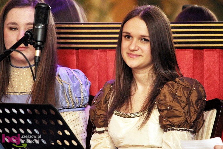 Dziewczęta z Hortus Musicus podziękowały partnerom zespołu