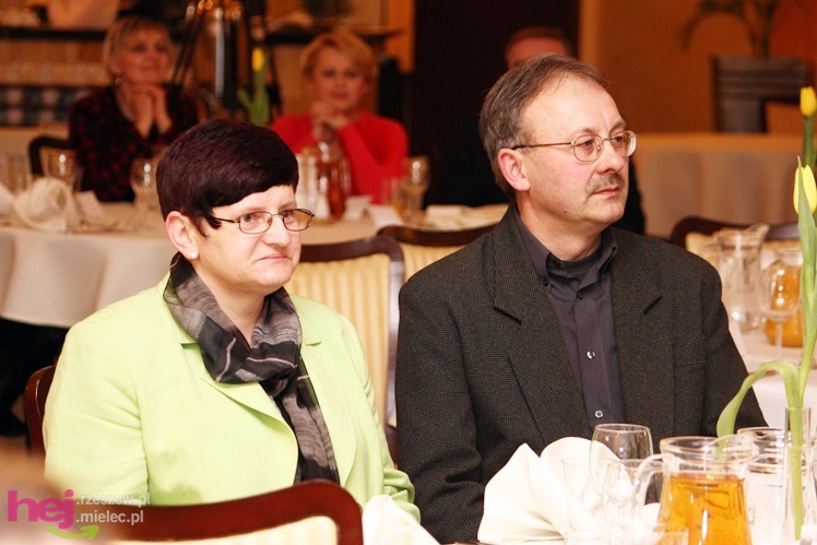 Dziewczęta z Hortus Musicus podziękowały partnerom zespołu