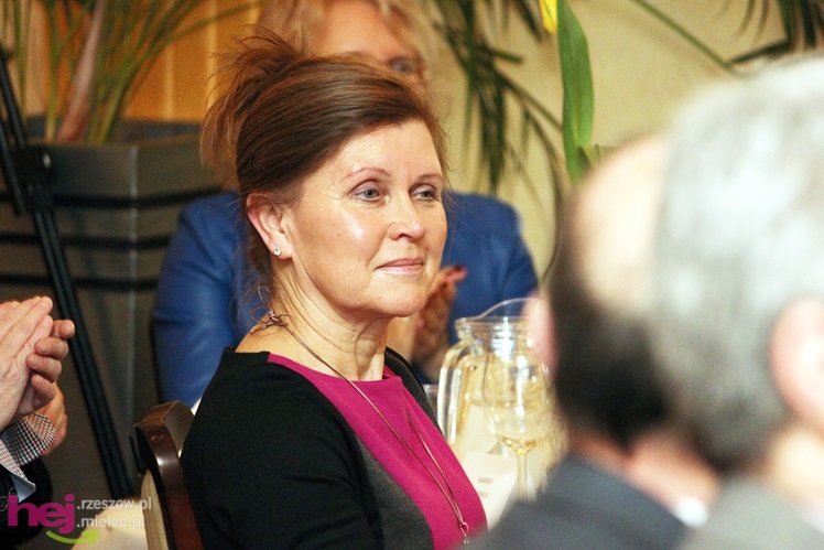Dziewczęta z Hortus Musicus podziękowały partnerom zespołu