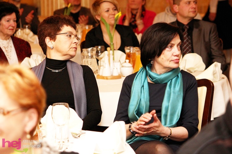 Dziewczęta z Hortus Musicus podziękowały partnerom zespołu