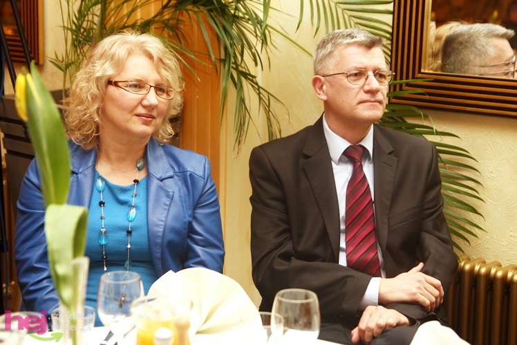 Dziewczęta z Hortus Musicus podziękowały partnerom zespołu