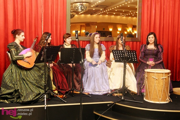 Dziewczęta z Hortus Musicus podziękowały partnerom zespołu