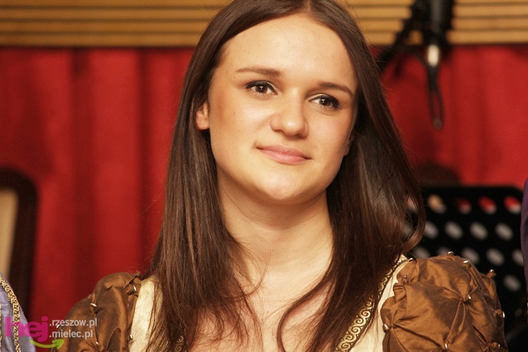 Dziewczęta z Hortus Musicus podziękowały partnerom zespołu