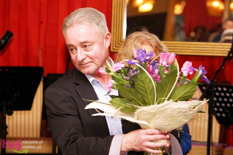 Dziewczęta z Hortus Musicus podziękowały partnerom zespołu
