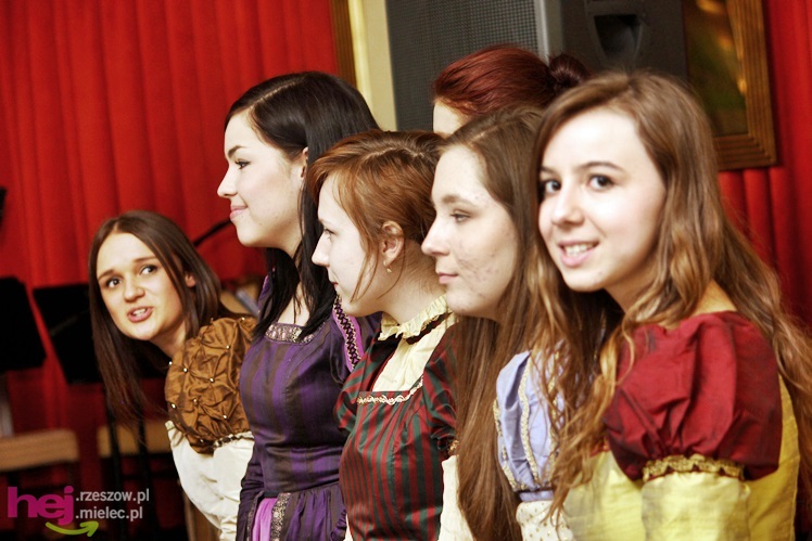 Dziewczęta z Hortus Musicus podziękowały partnerom zespołu