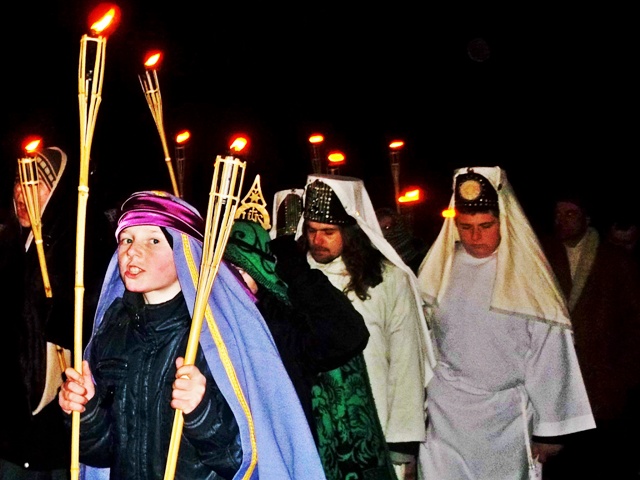Misterium Męki Pańskiej w Przecławiu, mimo mrozu i śniegu odbyło się w plenerze