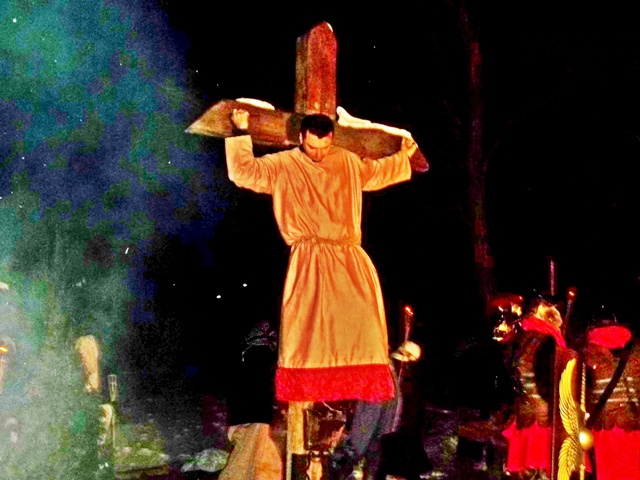 Misterium Męki Pańskiej w Przecławiu, mimo mrozu i śniegu odbyło się w plenerze