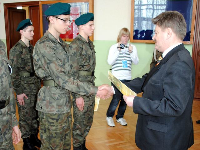 Patriotyzm w mundurze. Ślubowanie uczniów klasy wojskowej