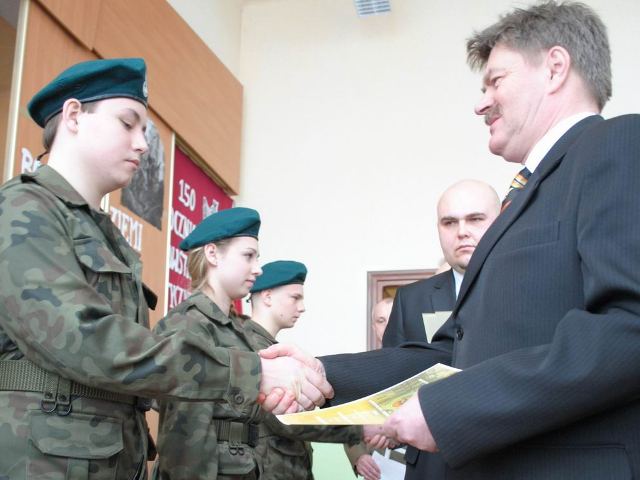 Patriotyzm w mundurze. Ślubowanie uczniów klasy wojskowej