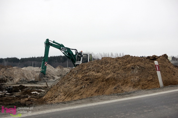 Trwają prace budowlane drogi Mielec - Połaniec