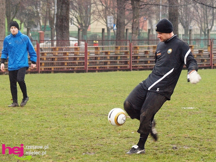Powrót legendy! Bogusław Wyparło oficjalnie w Stali Mielec!