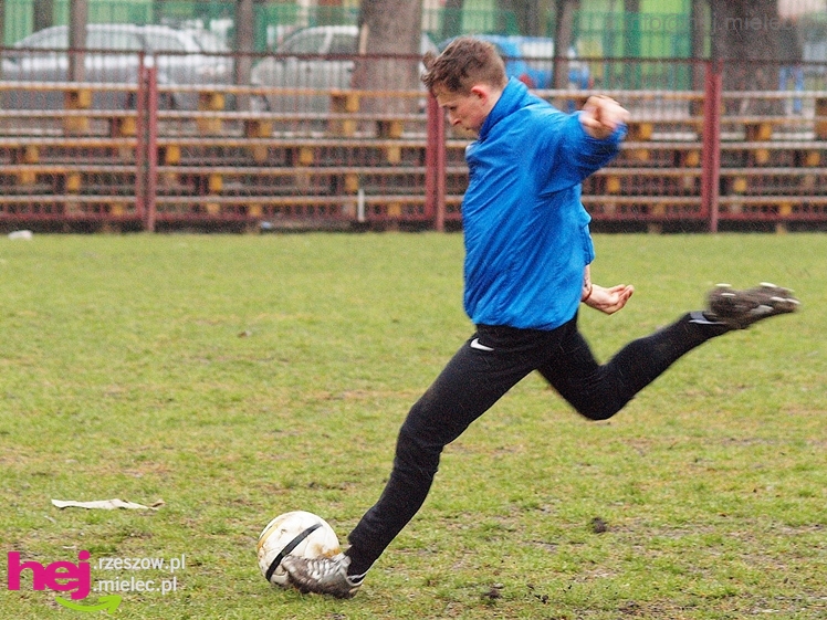 Powrót legendy! Bogusław Wyparło oficjalnie w Stali Mielec!