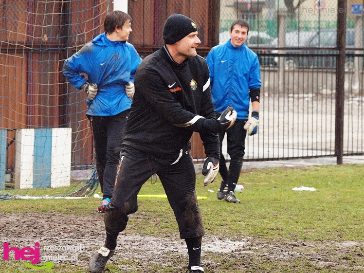 Powrót legendy! Bogusław Wyparło oficjalnie w Stali Mielec!