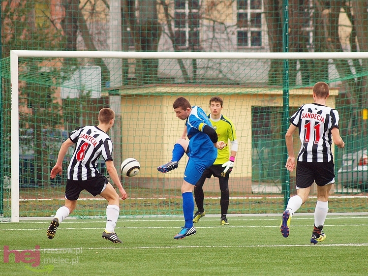 Juniorzy młodsi walczyli z Sandecją Nowy Sącz