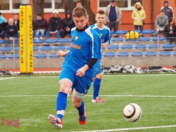 Juniorzy młodsi walczyli z Sandecją Nowy Sącz