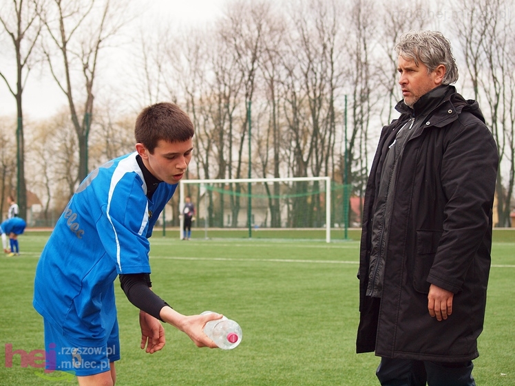 Juniorzy młodsi walczyli z Sandecją Nowy Sącz