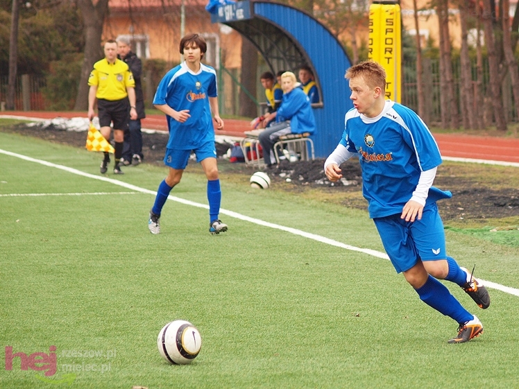 Juniorzy młodsi walczyli z Sandecją Nowy Sącz