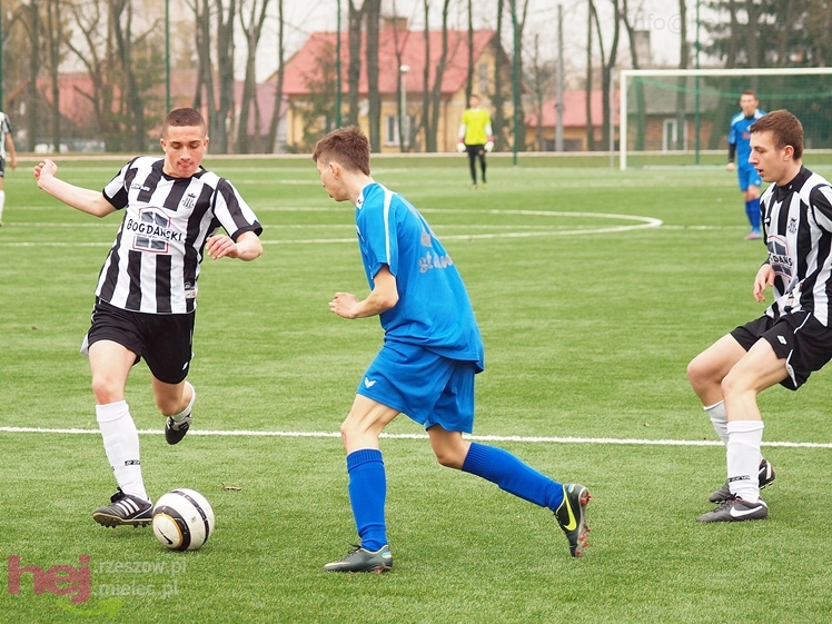 Juniorzy młodsi walczyli z Sandecją Nowy Sącz