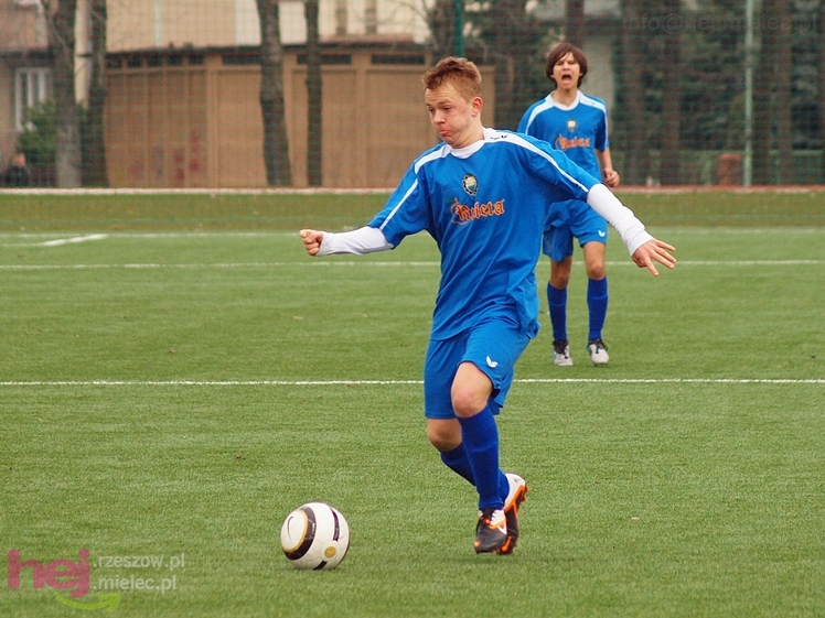 Juniorzy młodsi walczyli z Sandecją Nowy Sącz