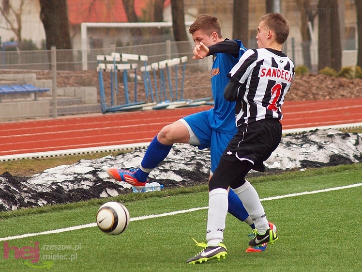 Juniorzy młodsi walczyli z Sandecją Nowy Sącz