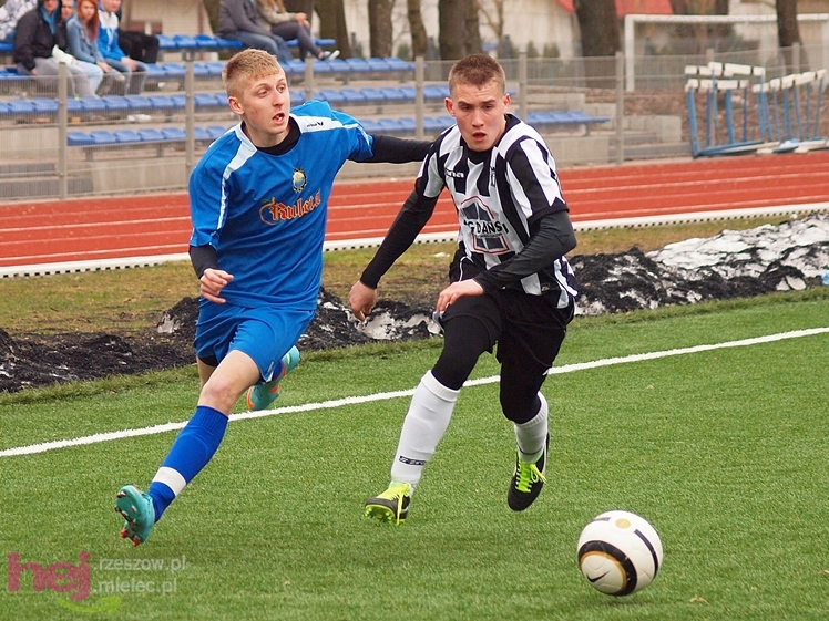 Juniorzy młodsi walczyli z Sandecją Nowy Sącz
