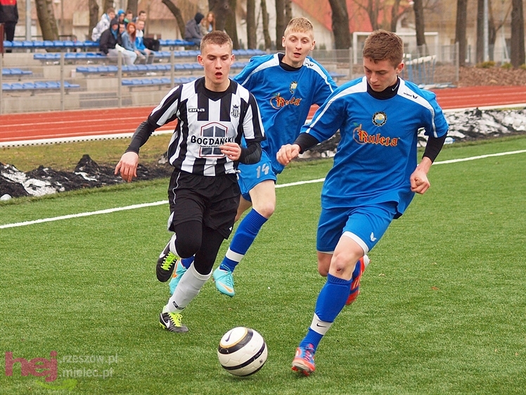 Juniorzy młodsi walczyli z Sandecją Nowy Sącz