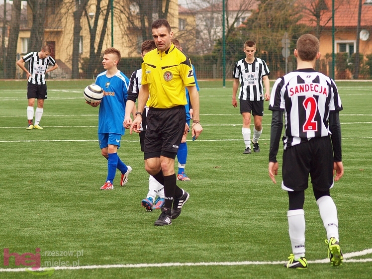 Juniorzy młodsi walczyli z Sandecją Nowy Sącz